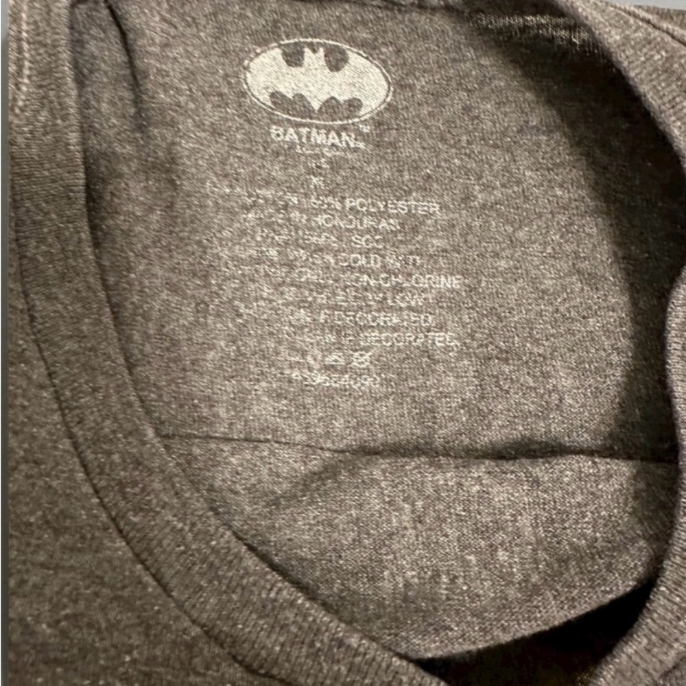 Batman Charcoal Tee with Yellow‎ Graphic xl - Picture 3 of 3